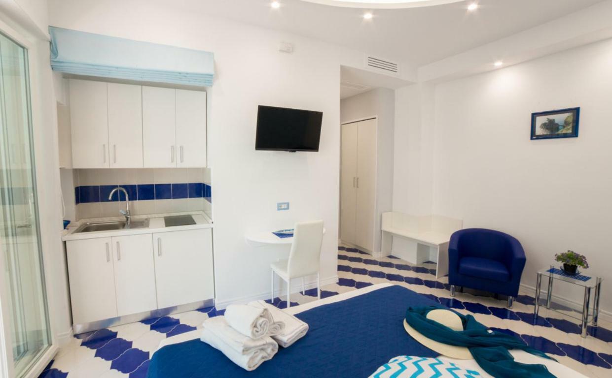 Marilisa Holidays Майори Экстерьер фото